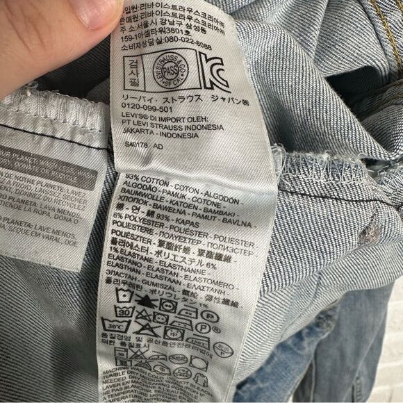 Levi's Boyfriend Trucker Jacket Denim Worn in size Large - Picture 9 of 10